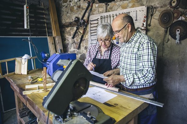 Comment les villes peuvent-elles développer des infrastructures adaptées aux seniors pour un vieillissement actif ?