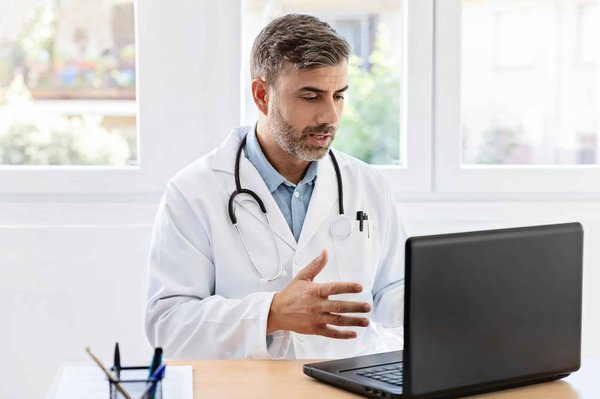 Trouver un médecin de garde rapidement